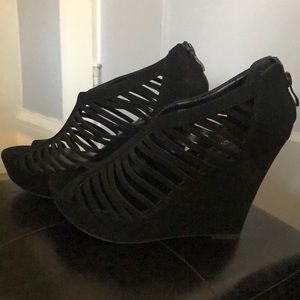 Women’s gladiator wedges (new)